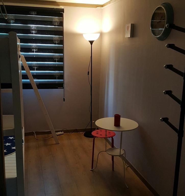 Feliz Guesthouse, Station
