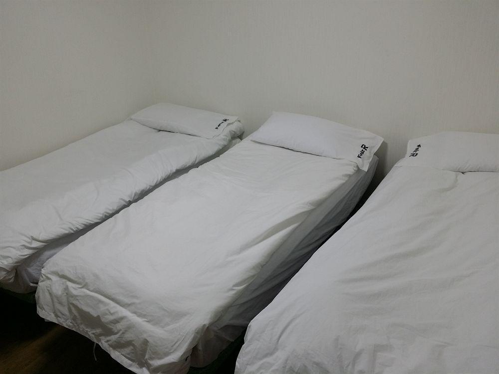 Hostel Feliz Guesthouse, Station Seoul