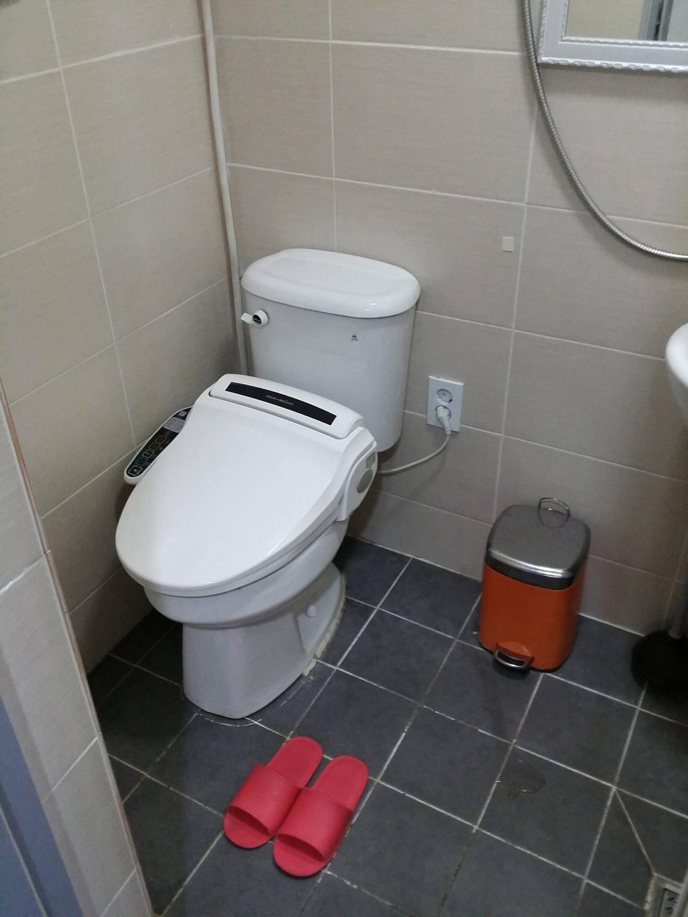 Feliz Guesthouse, Station