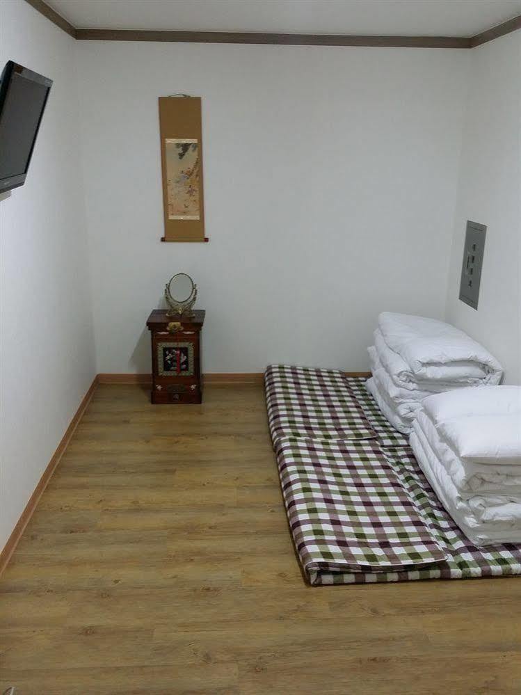 Hostel Feliz Guesthouse, Station Seoul